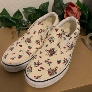 Floral printed slip on vans🌱✨